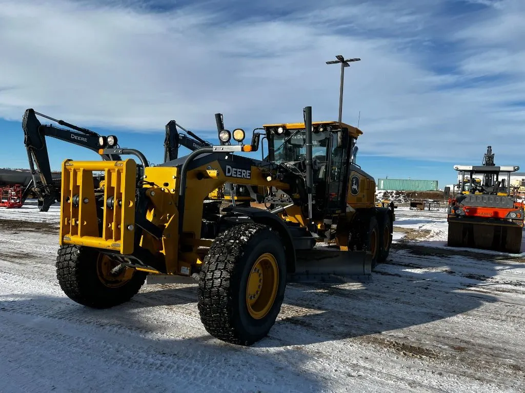 2021 John Deere 772G