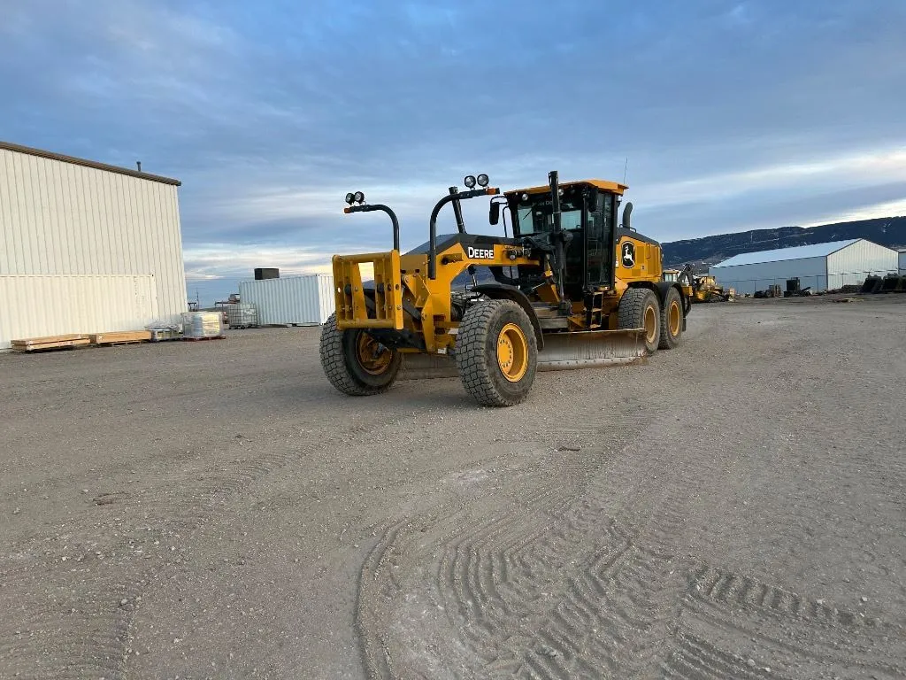 2022 John Deere 772G