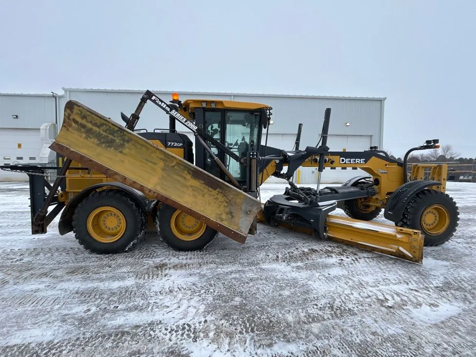 2020 John Deere 772G