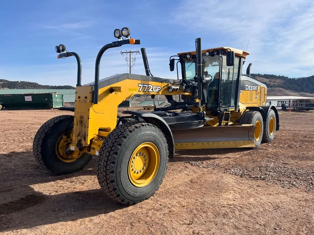 2020 John Deere 772G