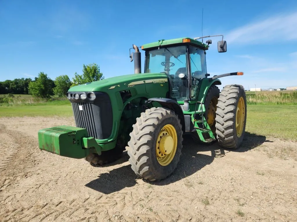 2005 John Deere 8320