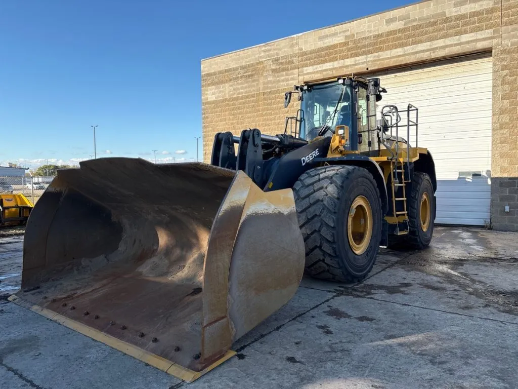 2022 John Deere 844LA
