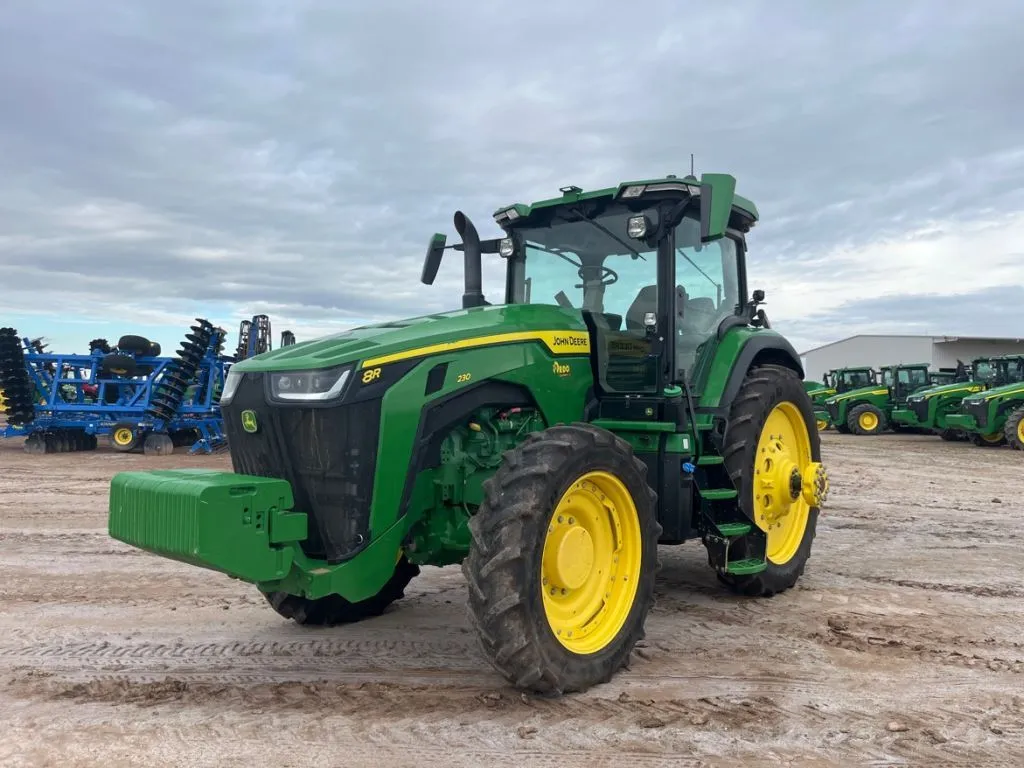 2023 John Deere 8R 230