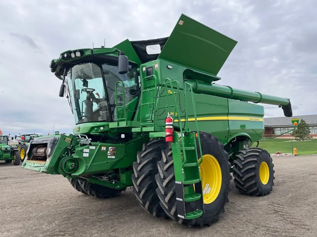 2024 John Deere S780