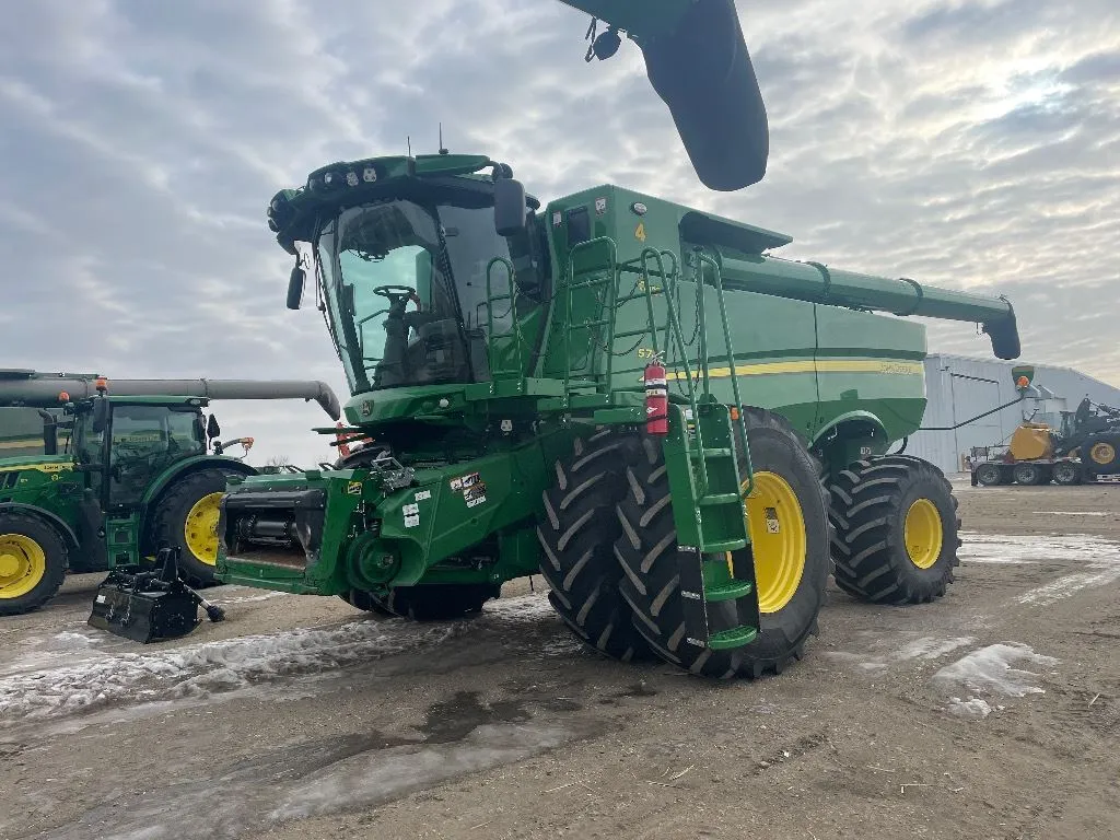 2024 John Deere S780