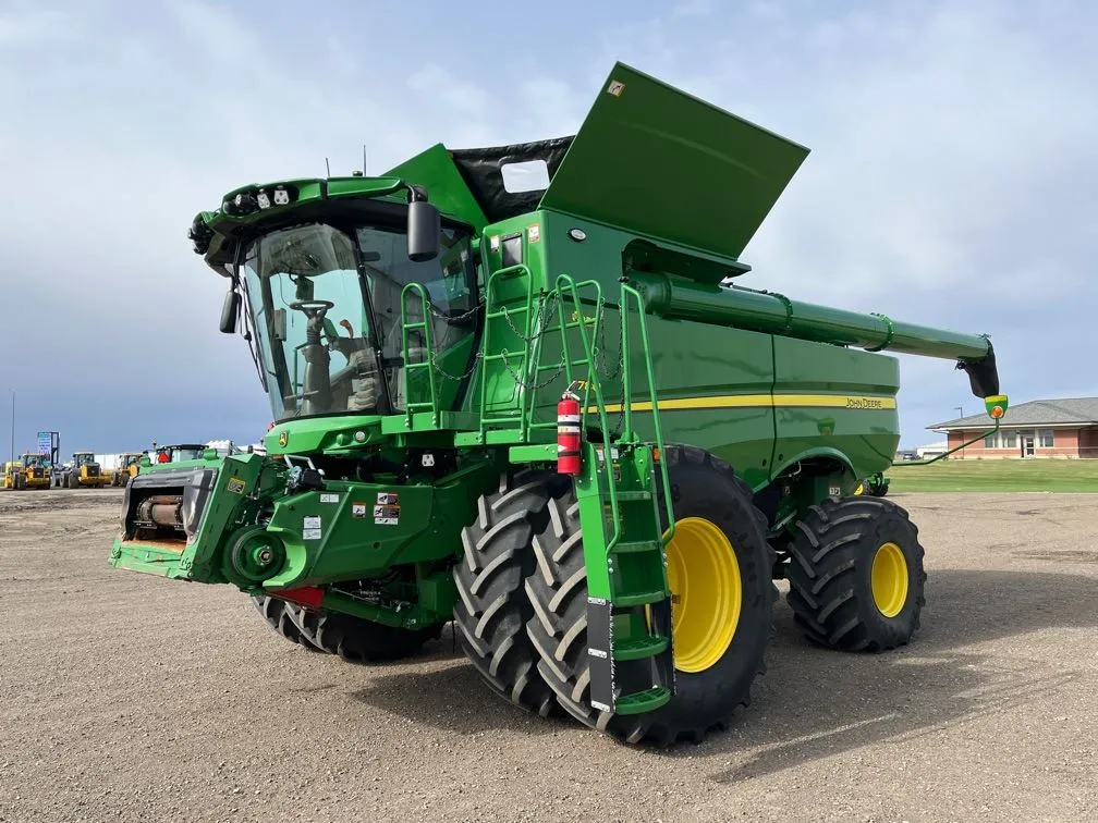 2024 John Deere S780