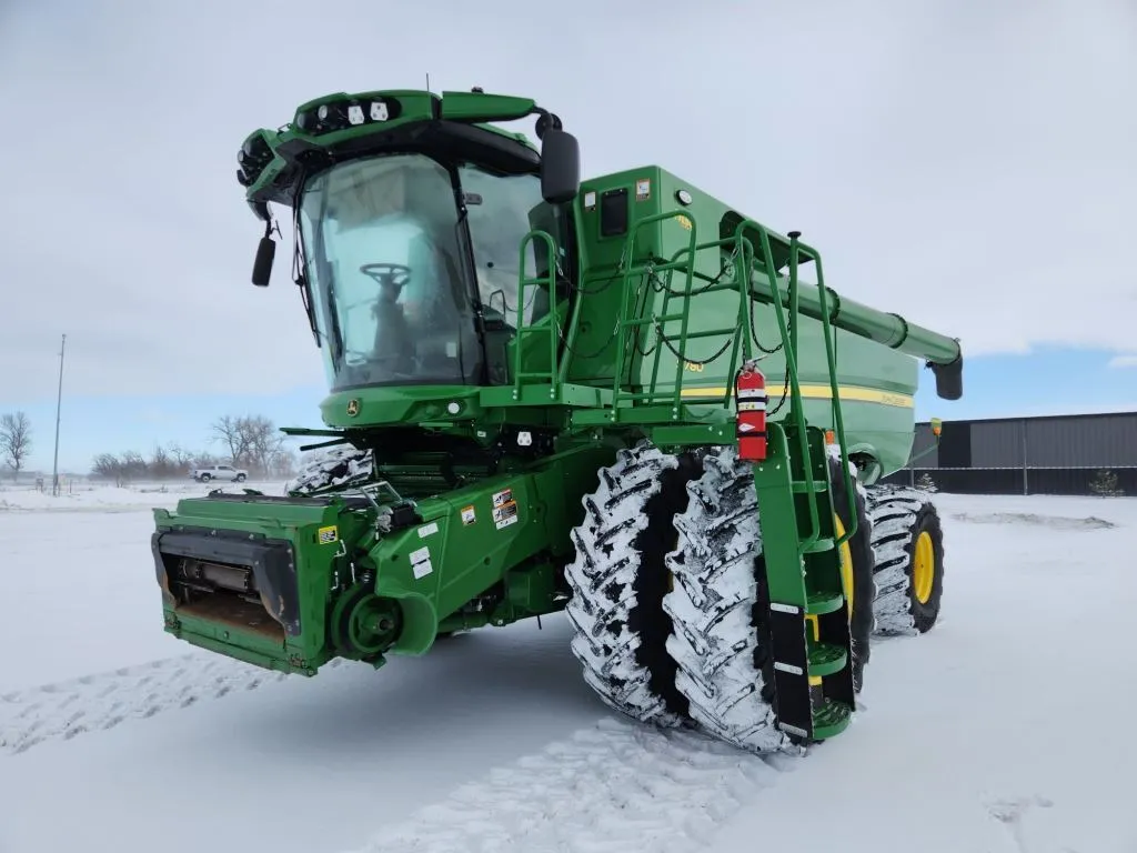 2024 John Deere S780