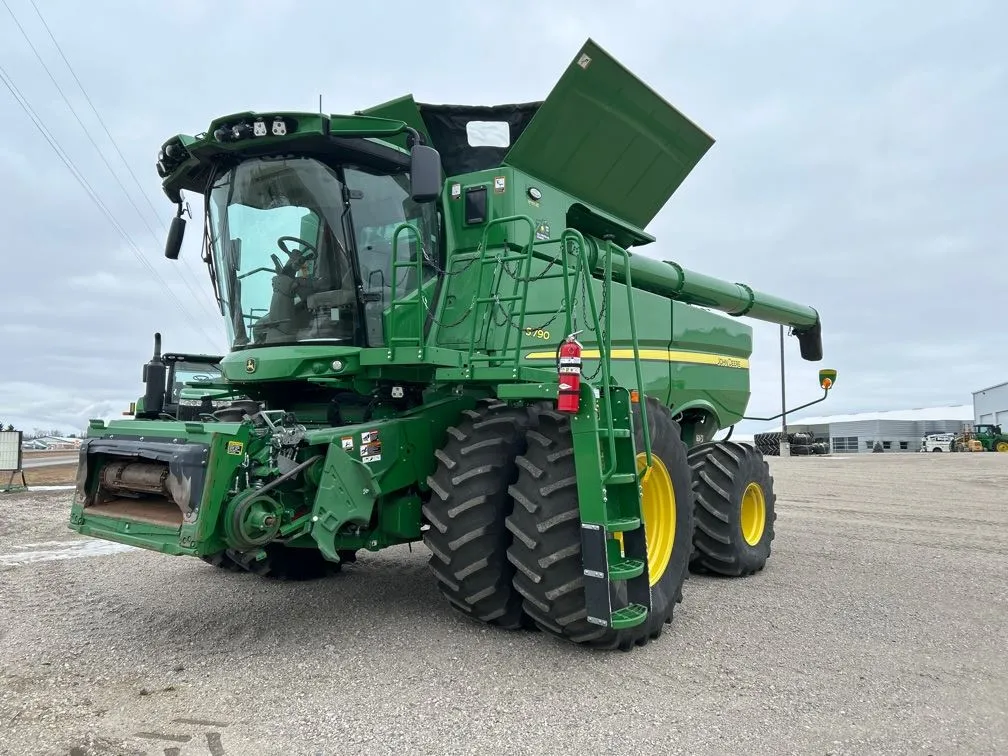 2022 John Deere S790