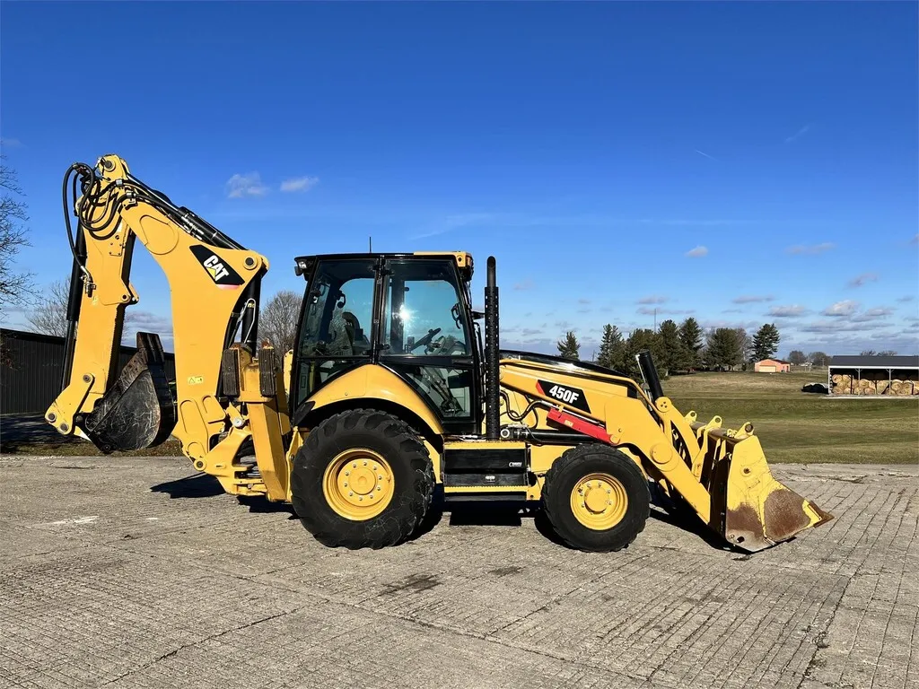 2016 Caterpillar 450F