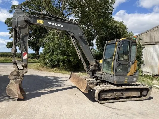2017 Volvo ECR88D
