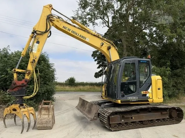 2013 New Holland E140C SR