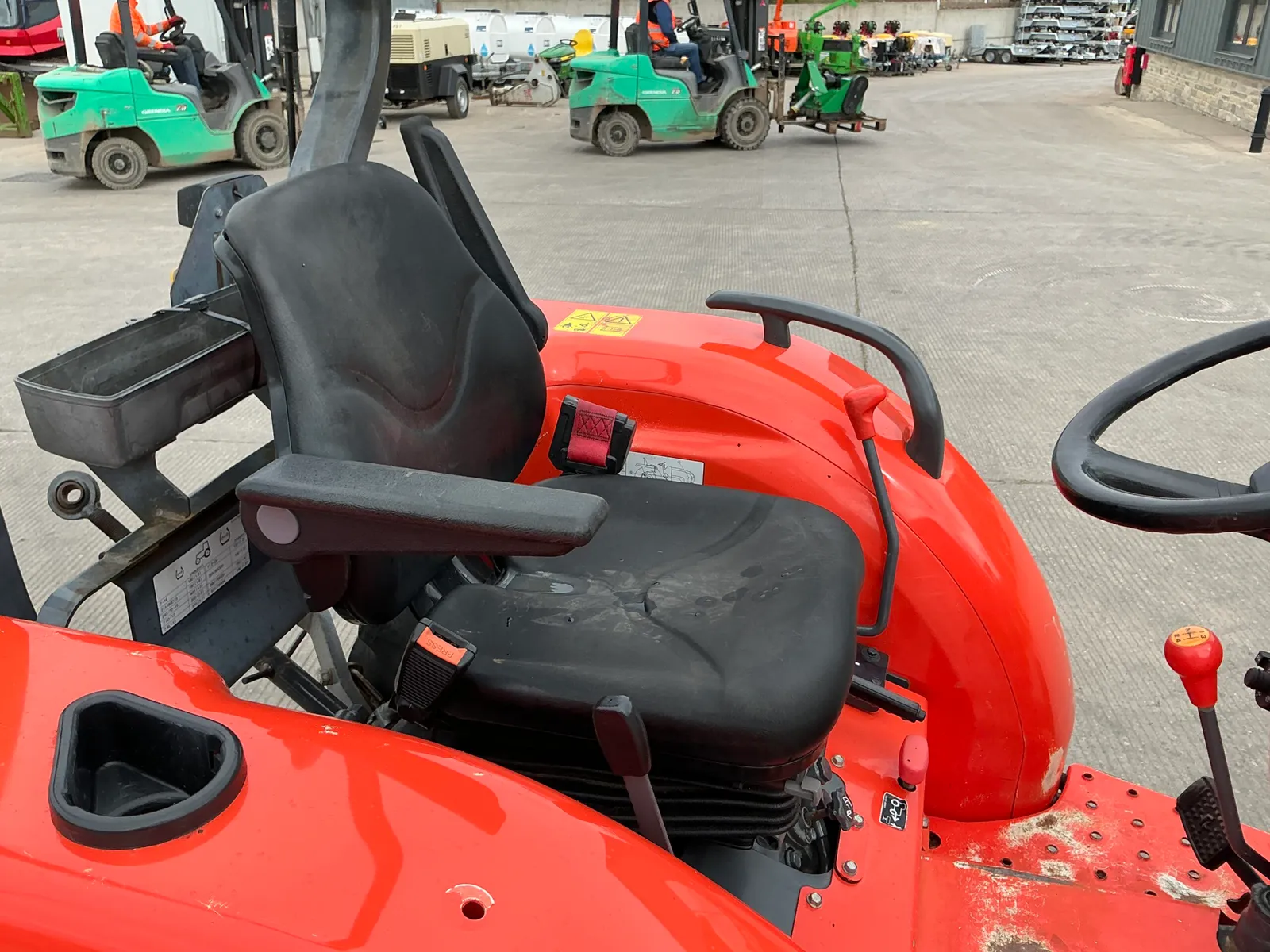 Kubota L1361 Compact Tractor (ST26384)