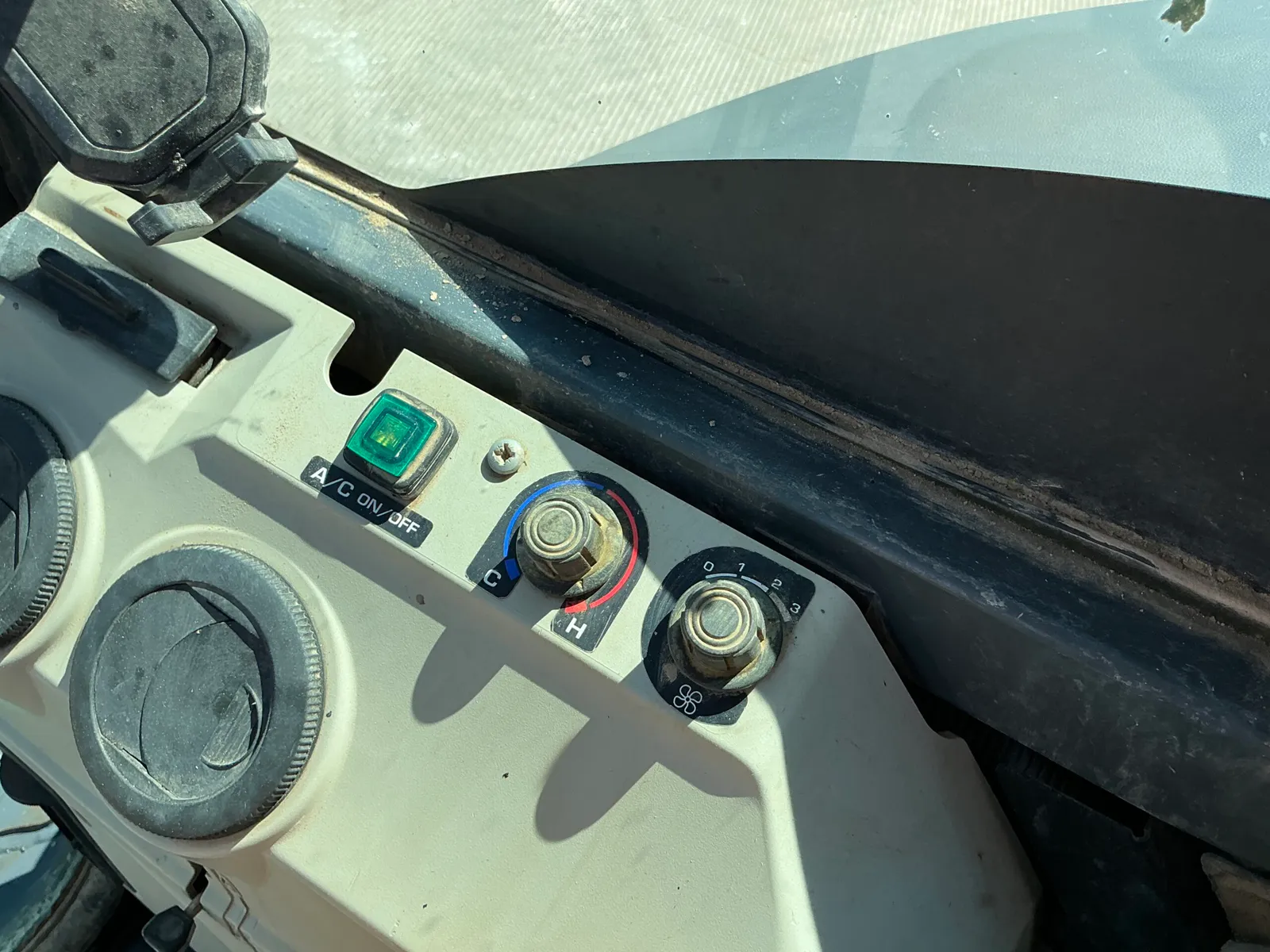 Kobelco SK30 SR-6 Digger (ST27001)