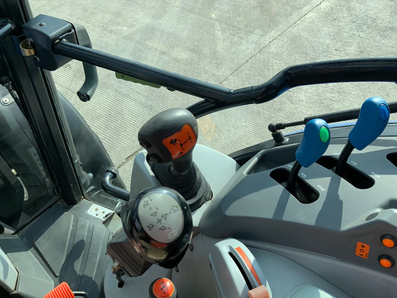 New Holland T5.105 Tractor (ST26857)